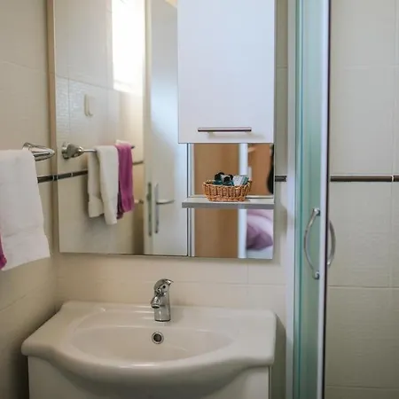 Beachfront Studio Gradac 4414 1