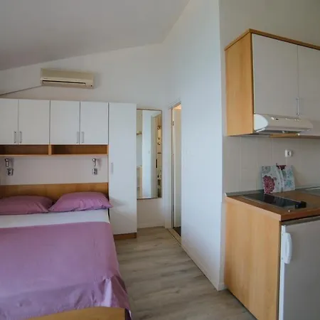 Beachfront Studio Gradac 4414 1 * Gradac (Split-Dalmatia)