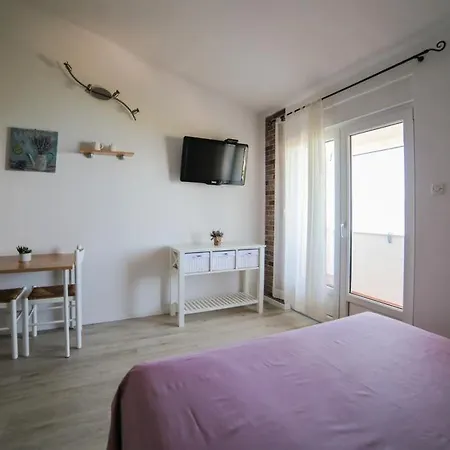 Beachfront Studio Gradac 4414 1 Apartmán